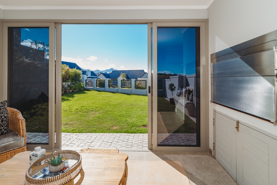 4 Bedroom Property for Sale in Kingswood Golf Estate Western Cape